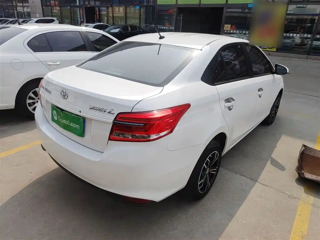 Toyota Yaris L 2019