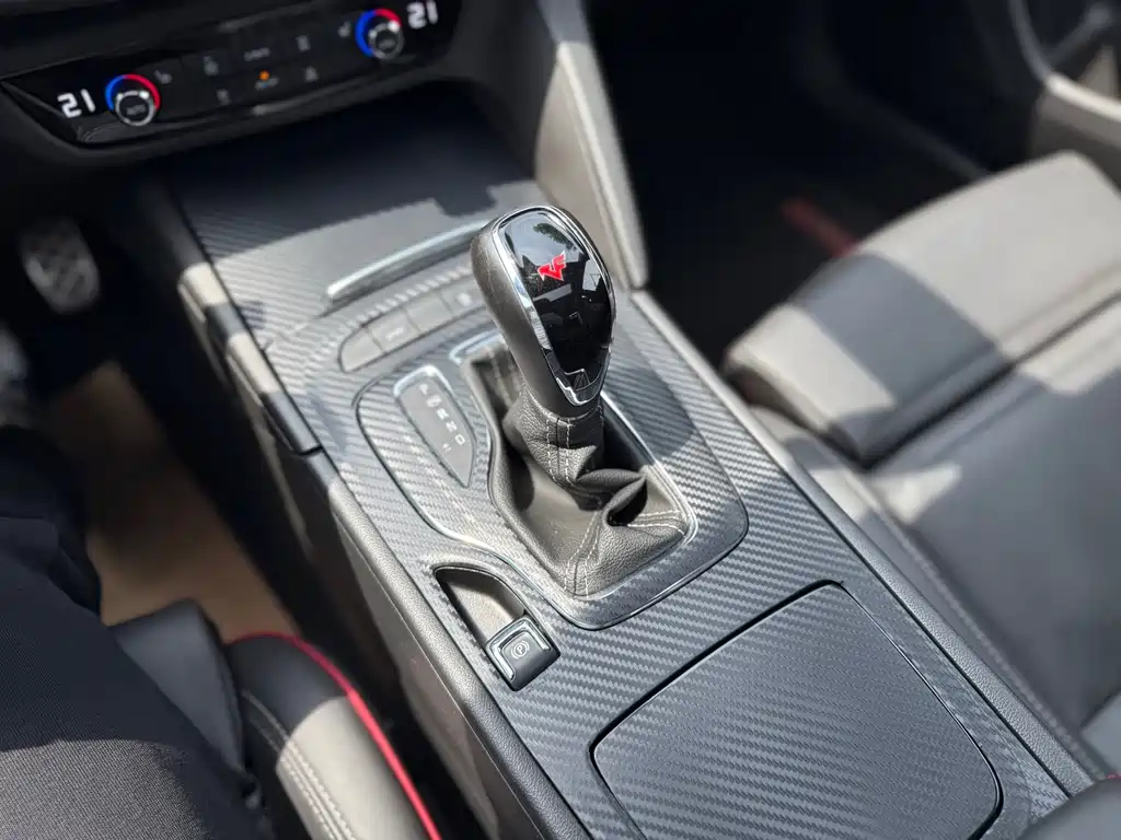 Buick Regal 2018 — фото 15