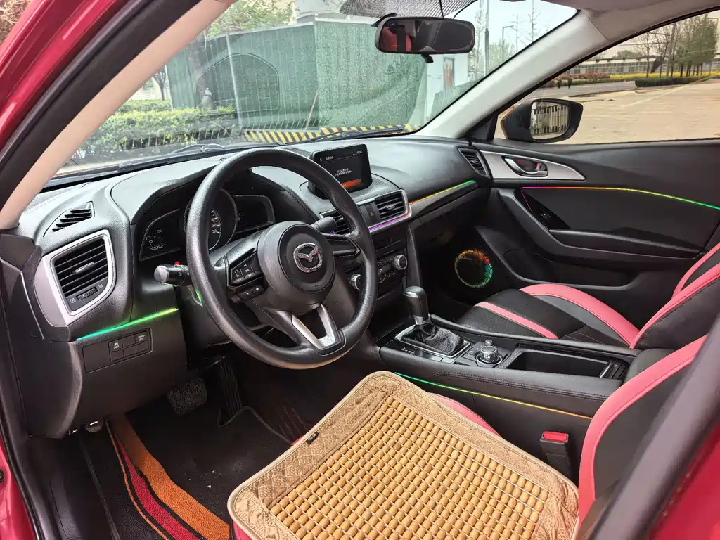 Mazda 3 Axela 2017 — фото 11