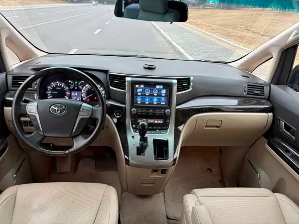 Toyota Alphard 2012
