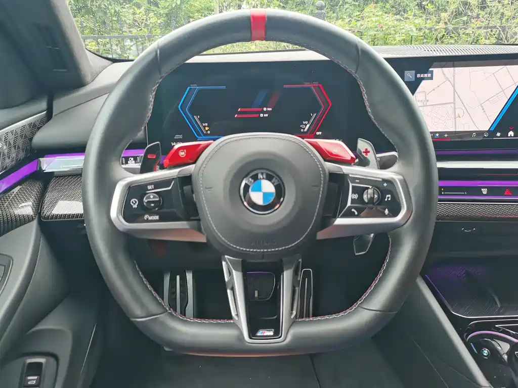 BMW M5 New Energy 2024 — фото 13