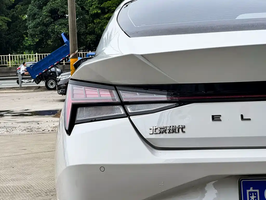 Hyundai Elantra 2022