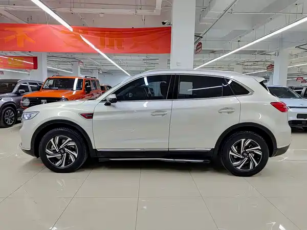 Hongqi HS5 2023