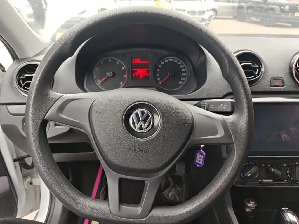 Volkswagen Jetta 2018 — фото 11