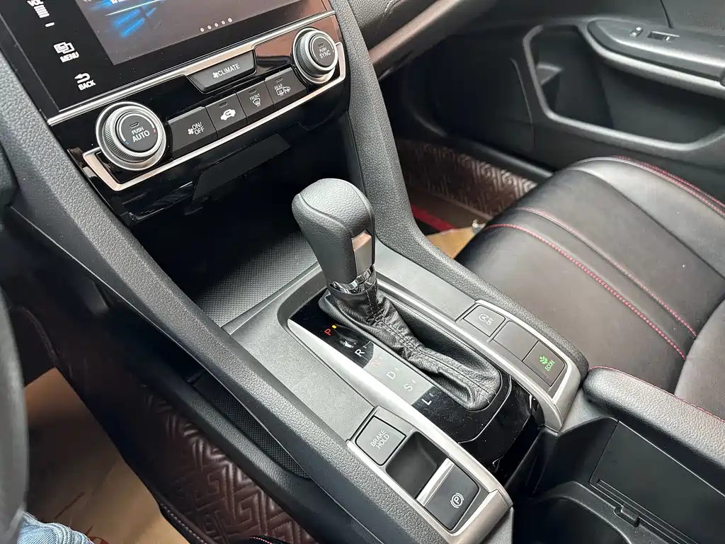 Honda Civic 2019 — фото 11