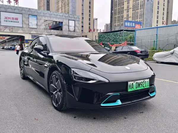 Xiaomi SU7 2025