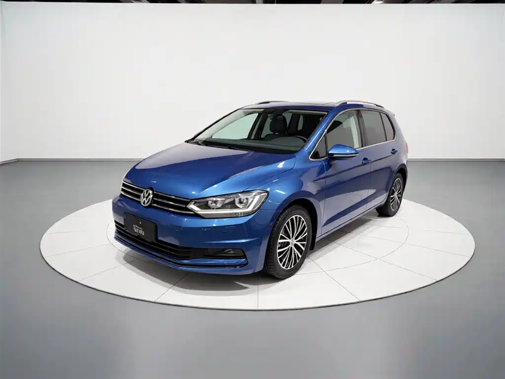 Volkswagen Touran 2017 — фото 1