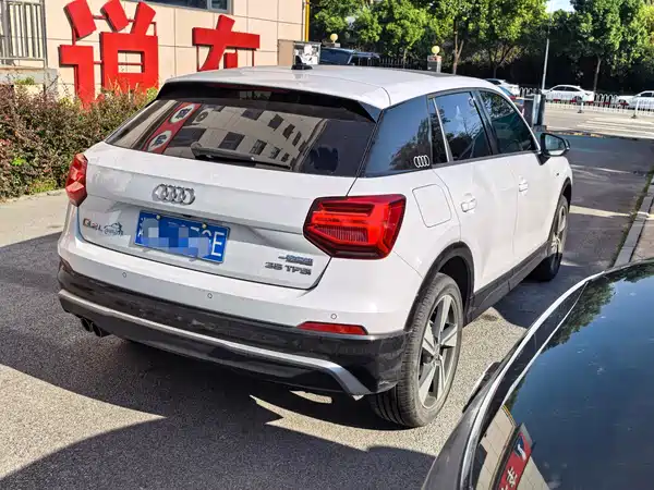 Audi Q2L 2020