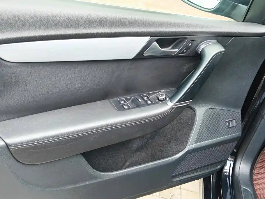 Volkswagen Magotan 2013
