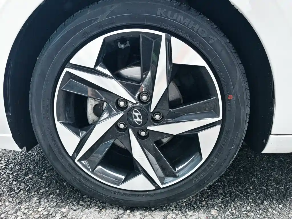 Hyundai Elantra 2022 — фото 14