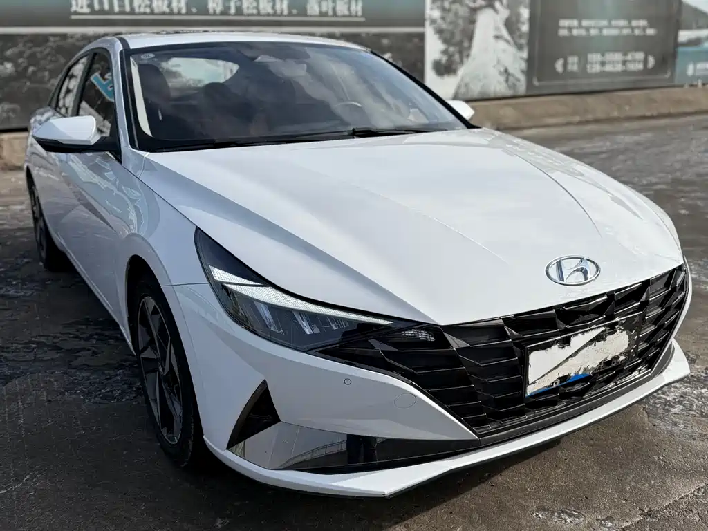 Hyundai Elantra 2022 — фото 21