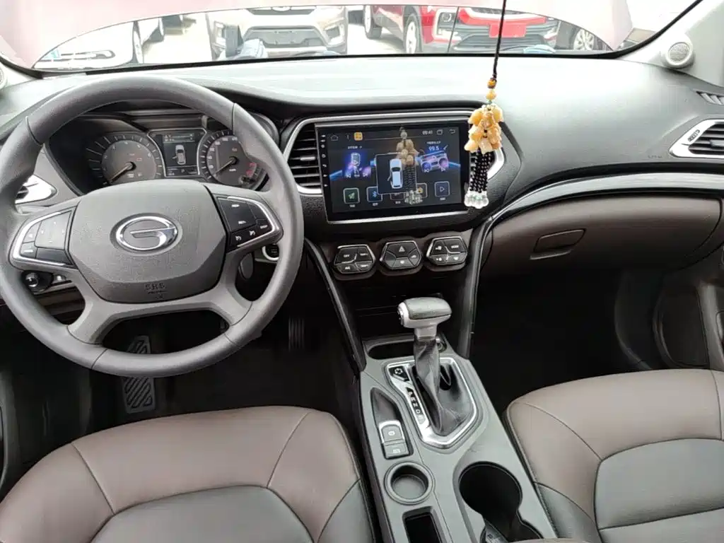 GAC Trumpchi GS4 2017 — фото 13
