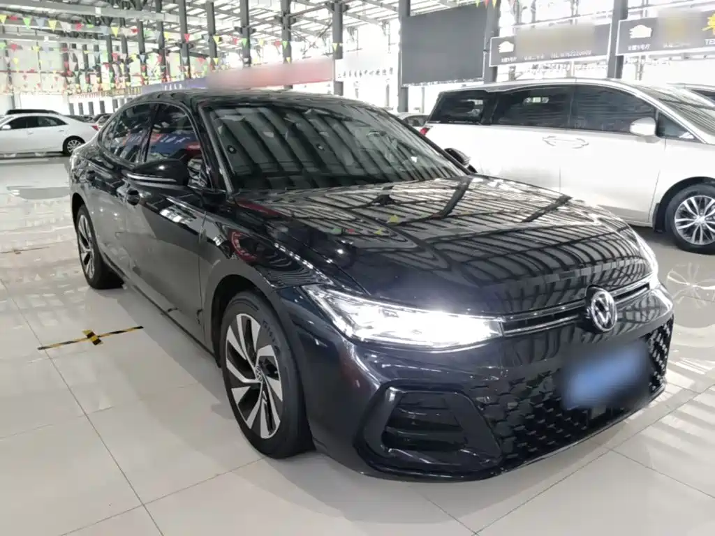 Volkswagen Passat 2025