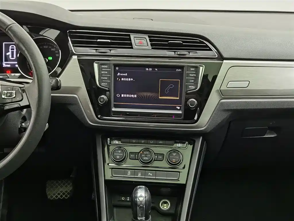 Volkswagen Touran 2019 — фото 12