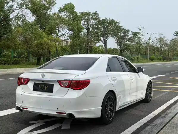 Toyota Reiz 2013