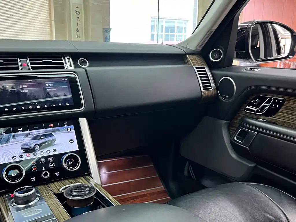 Land Rover Range Rover 2019 — фото 21