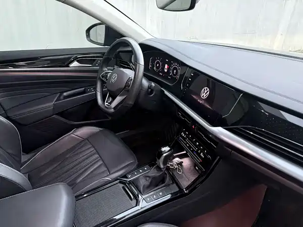 Volkswagen Passat Plug-In Hybrid 2023