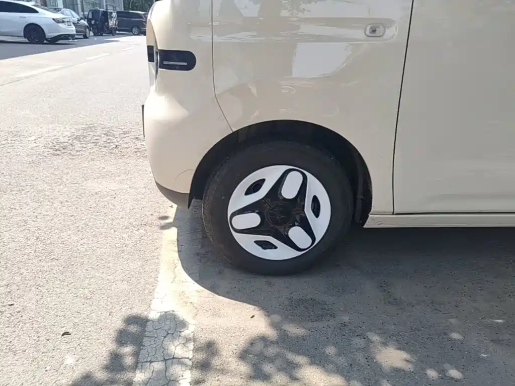 Geely Galaxy Panda 2025 — фото 23