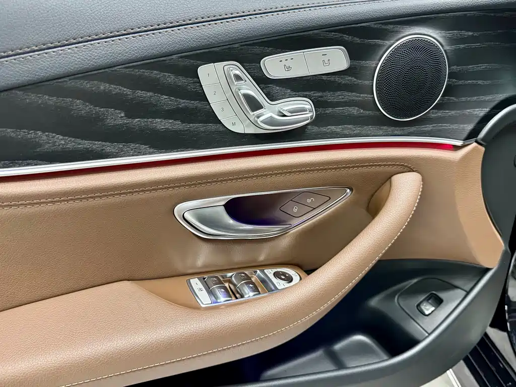 Mercedes-Benz E-Class 2023 — фото 35