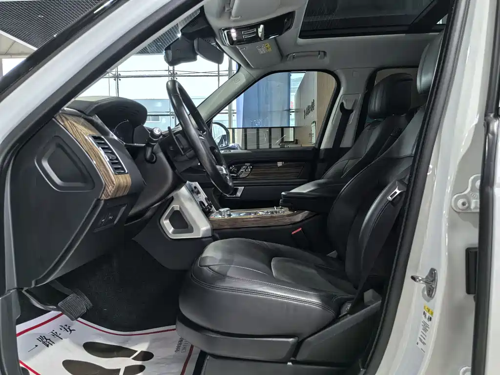 Land Rover Range Rover 2019 — фото 16