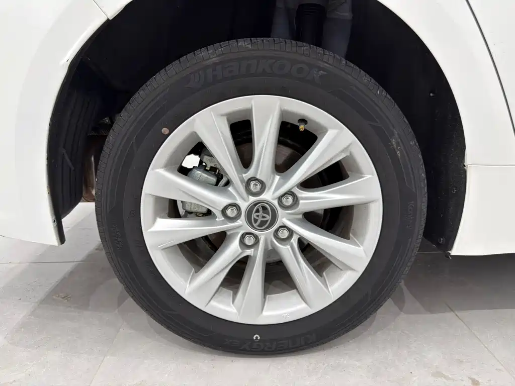 Toyota Corolla 2023 — фото 18