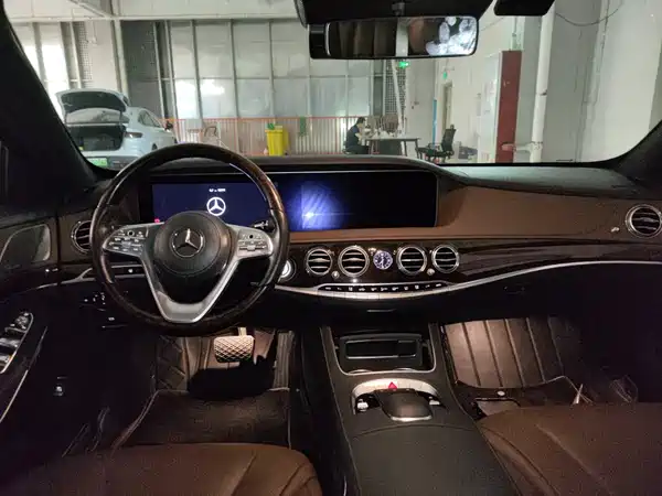 Mercedes-Benz S-Class 2020