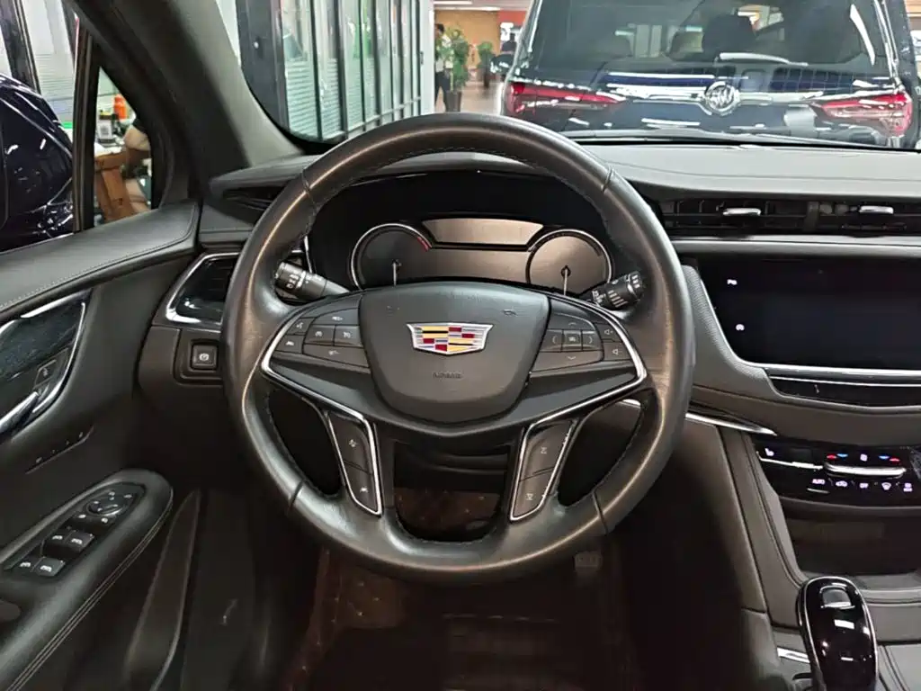 Cadillac XT5 2022 — фото 11