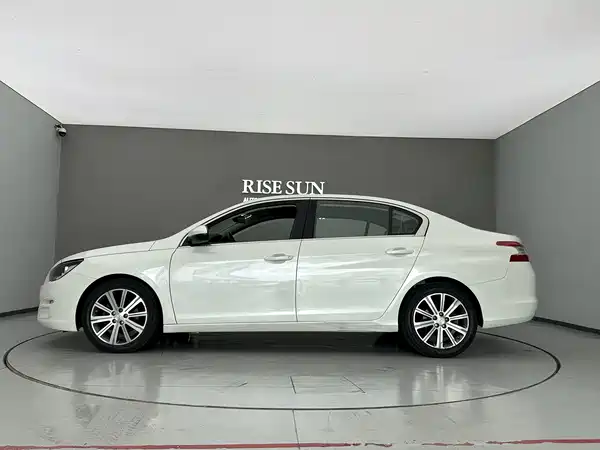 Peugeot 408 2015