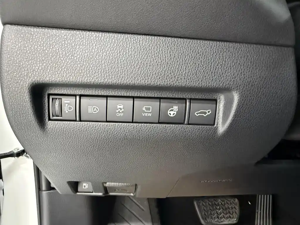 Toyota Venza 2022 — фото 16