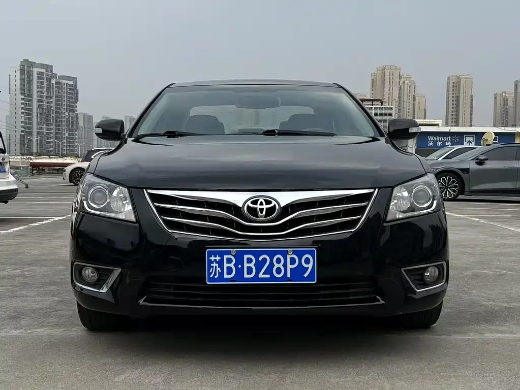 Toyota Camry 2014 — фото 1
