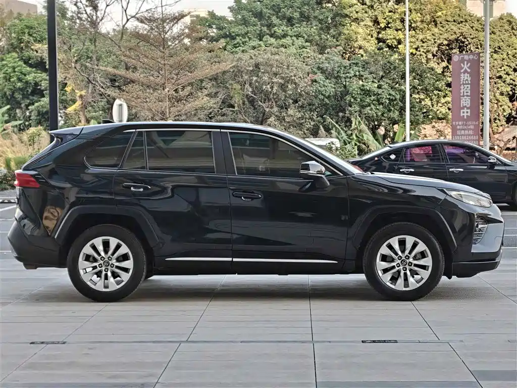 Toyota Wildlander 2023 — фото 32