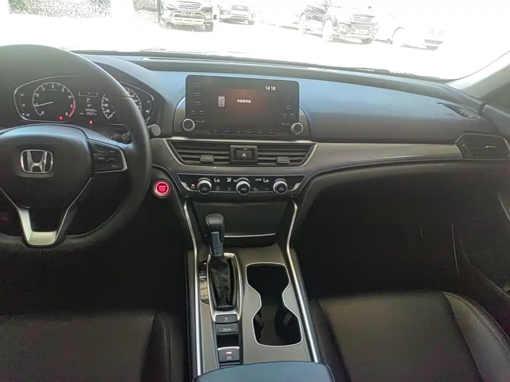 Honda Accord 2018 — фото 13