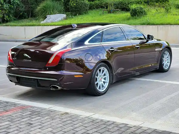 Jaguar XJ 2017