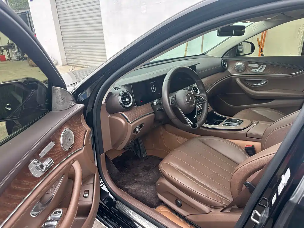 Mercedes-Benz E-Class 2023 — фото 7
