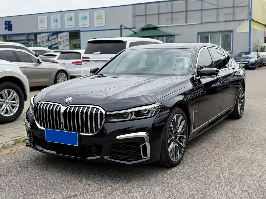 BMW 7 Series 2021 — фото 1