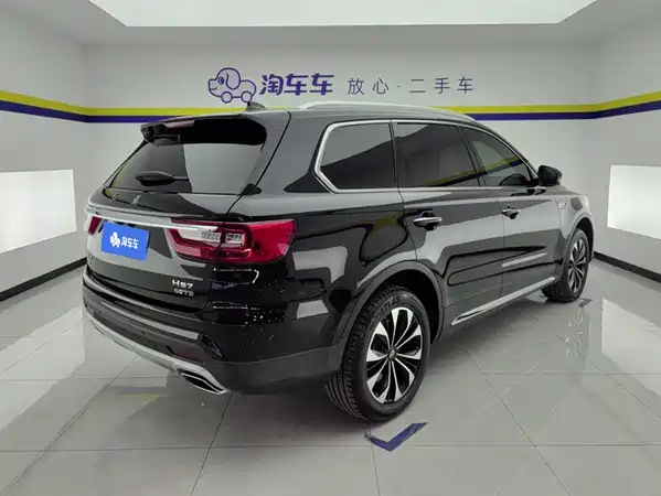 Hongqi HS7 2025