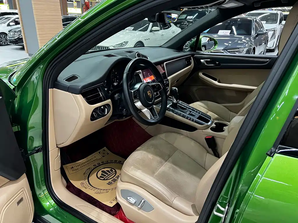 Porsche Macan 2019 — фото 13