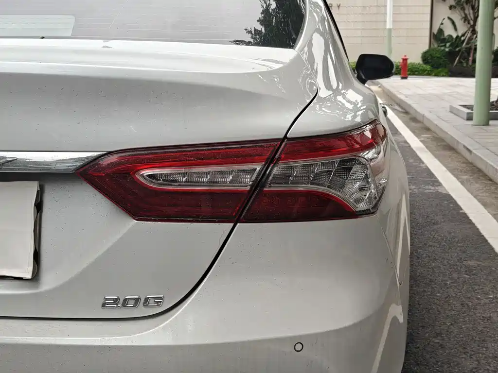Toyota Camry 2022 — фото 11