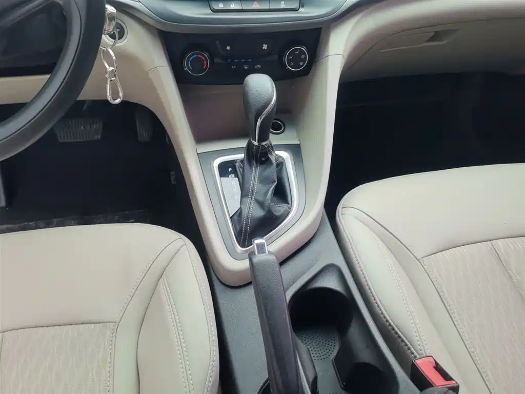 Buick Excelle 2017 — фото 14