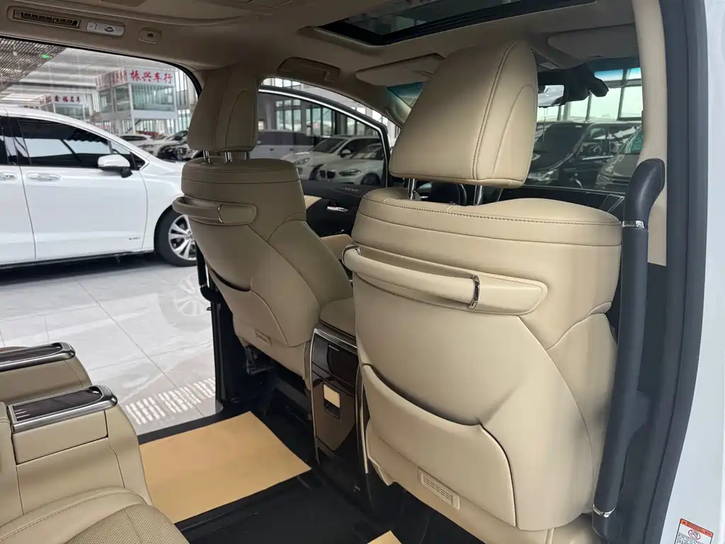 Toyota Alphard 2021 — фото 11