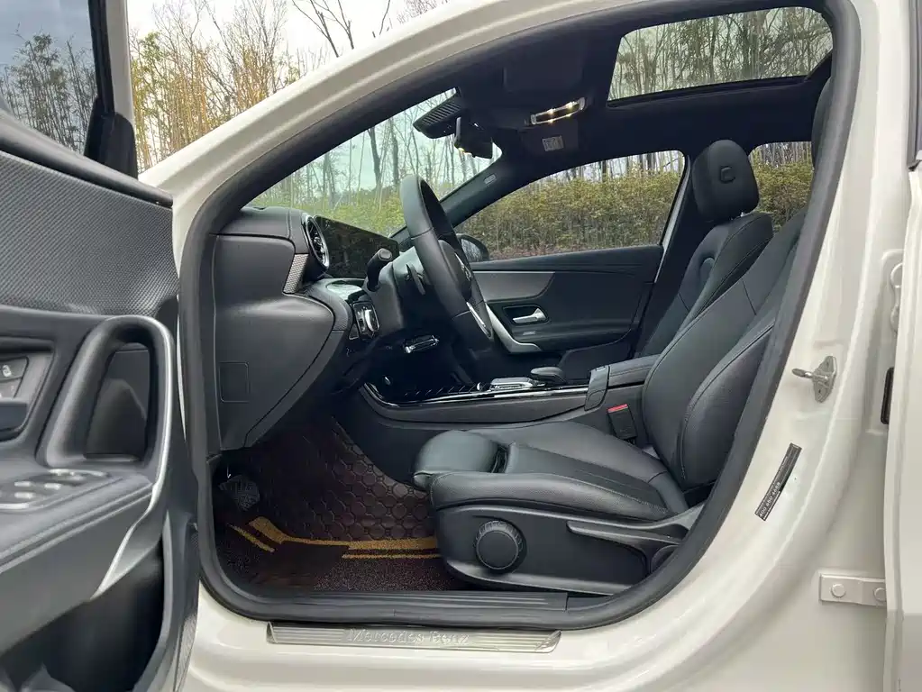 Mercedes-Benz A-Class 2021 — фото 13