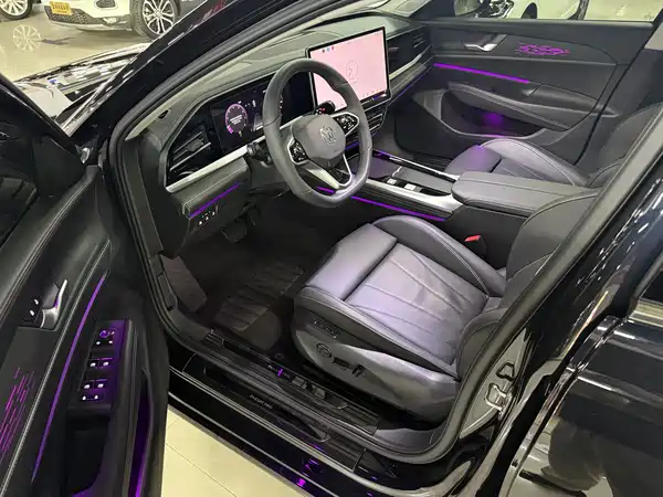 Volkswagen Passat 2024