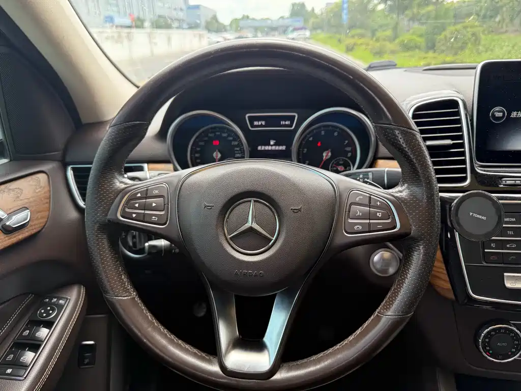 Mercedes-Benz GLE 2016 — фото 6