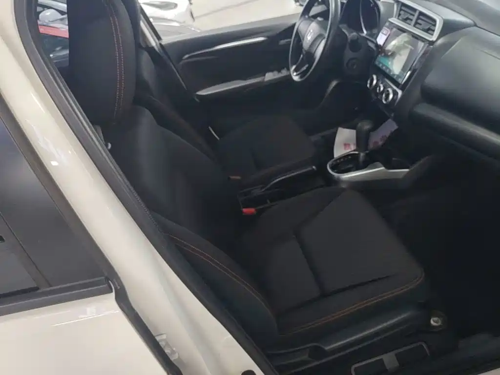 Honda Fit 2018 — фото 25