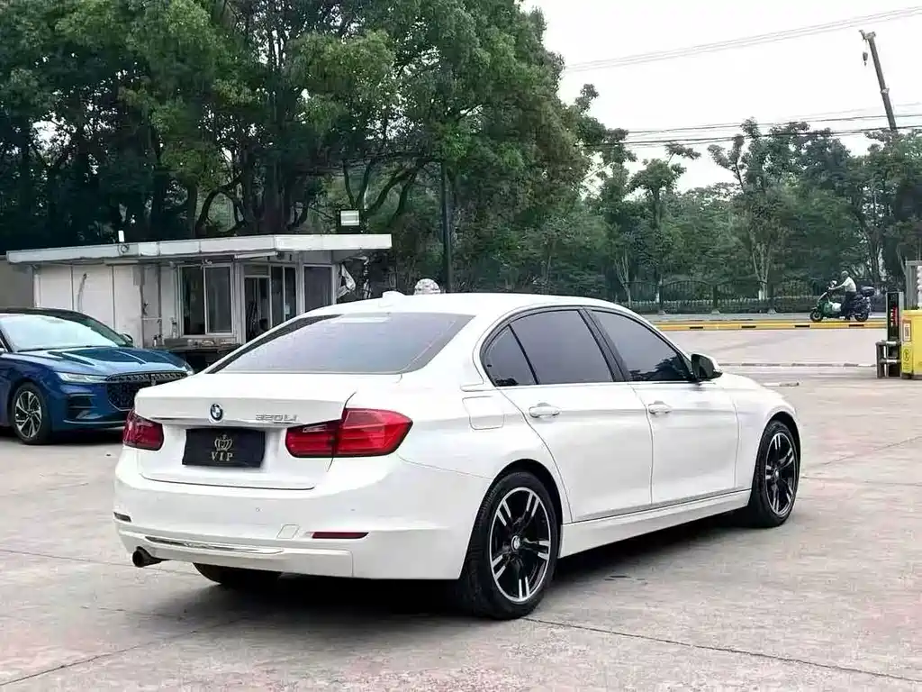 BMW 3 Series 2015 — фото 9