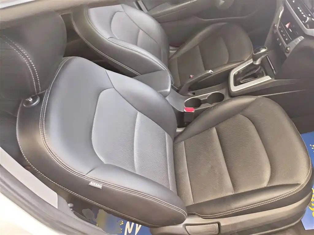 Hyundai Elantra 2017 — фото 24
