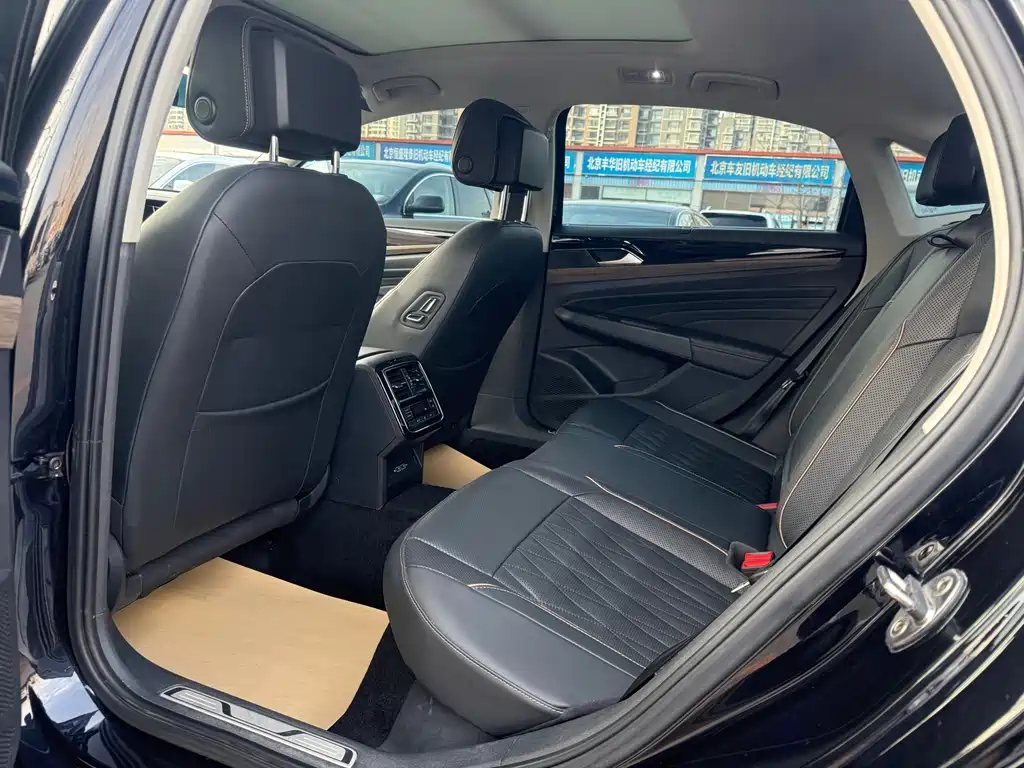 Volkswagen Passat 2019 — фото 11