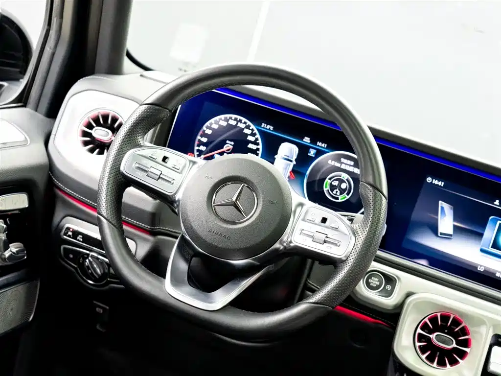 Mercedes-Benz G-Class 2023 — фото 14
