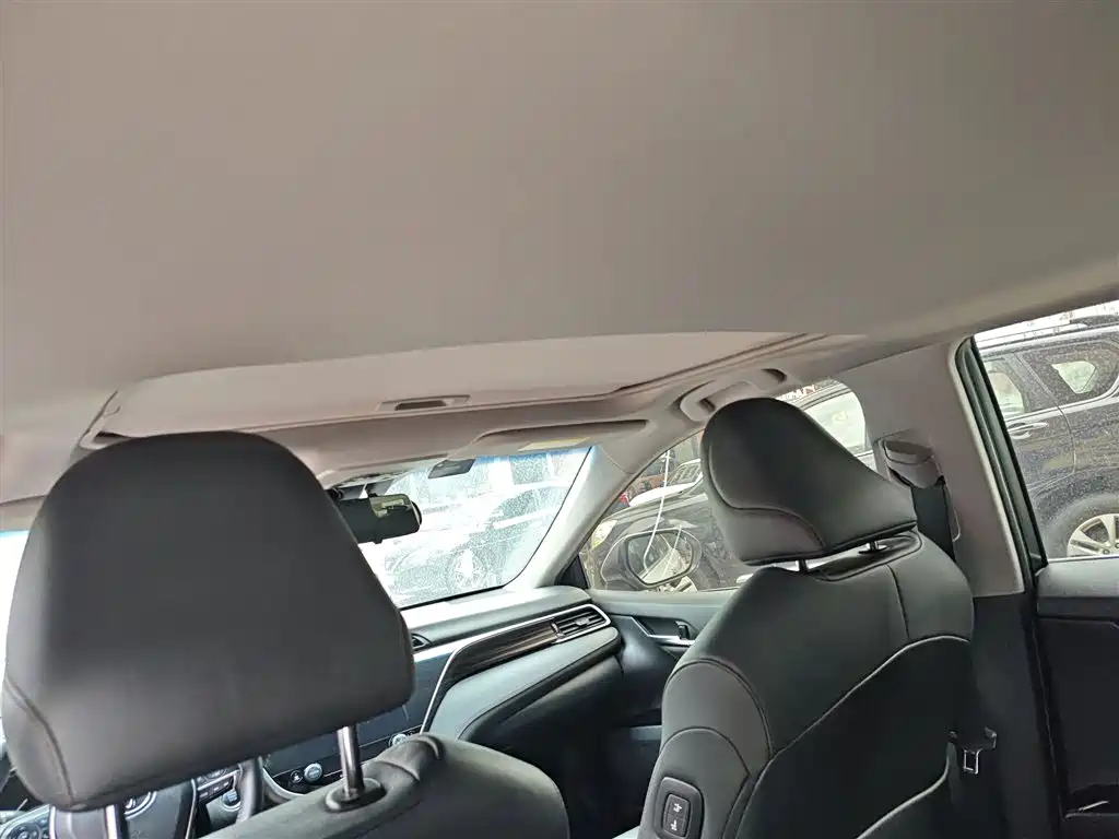 Toyota Camry 2020 — фото 14