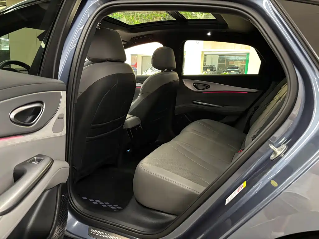 BYD Seal 07 DM-i 2025 — фото 12